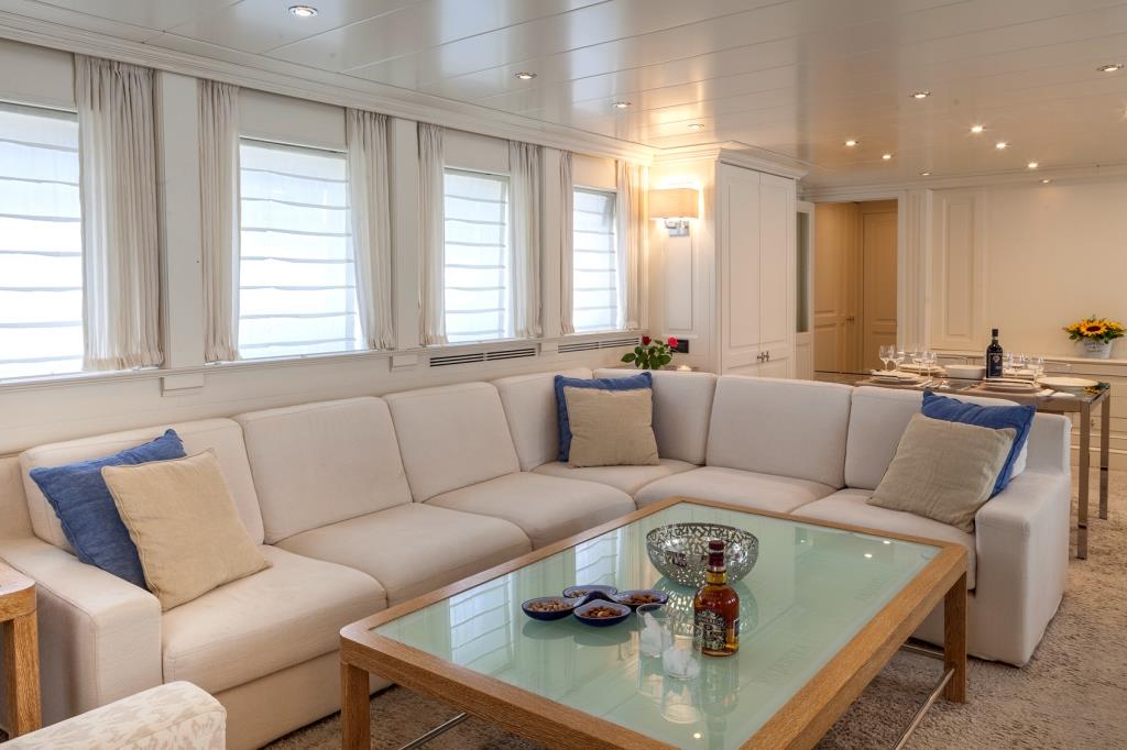 MY HARMONYA - Salon lounge.jpg