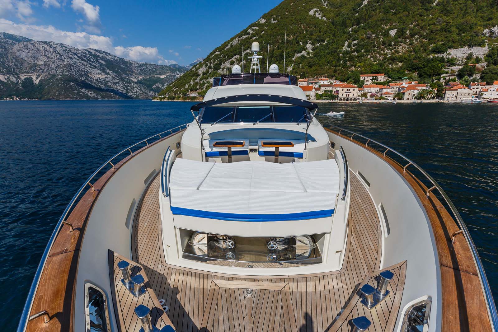 MY LADY MURA - Foredeck.jpg