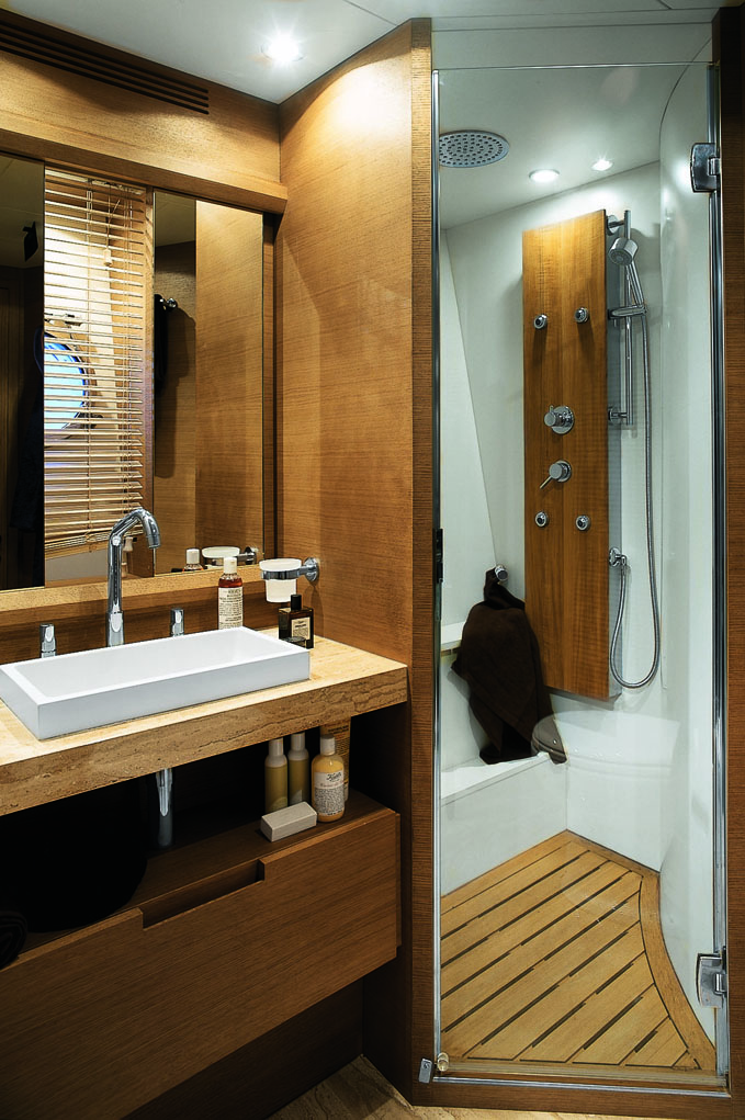 MY LEONARDO - Guest ensuite.jpg