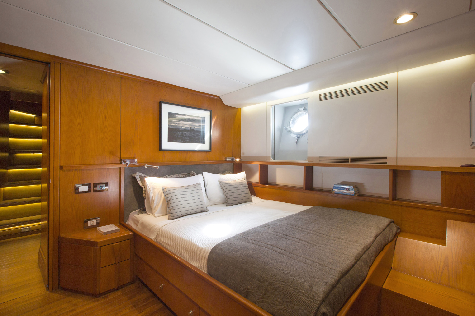 MY LIBRA Y- Guest cabin lower deck.jpg