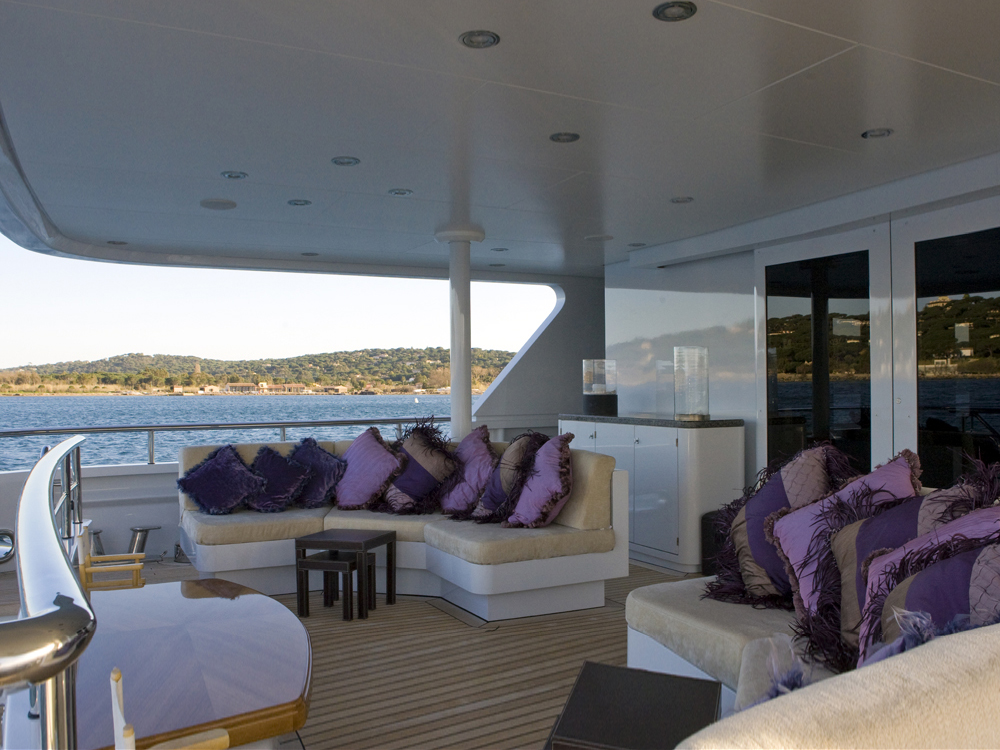 MY LITTLE VIOLET - Main deck seating.jpg