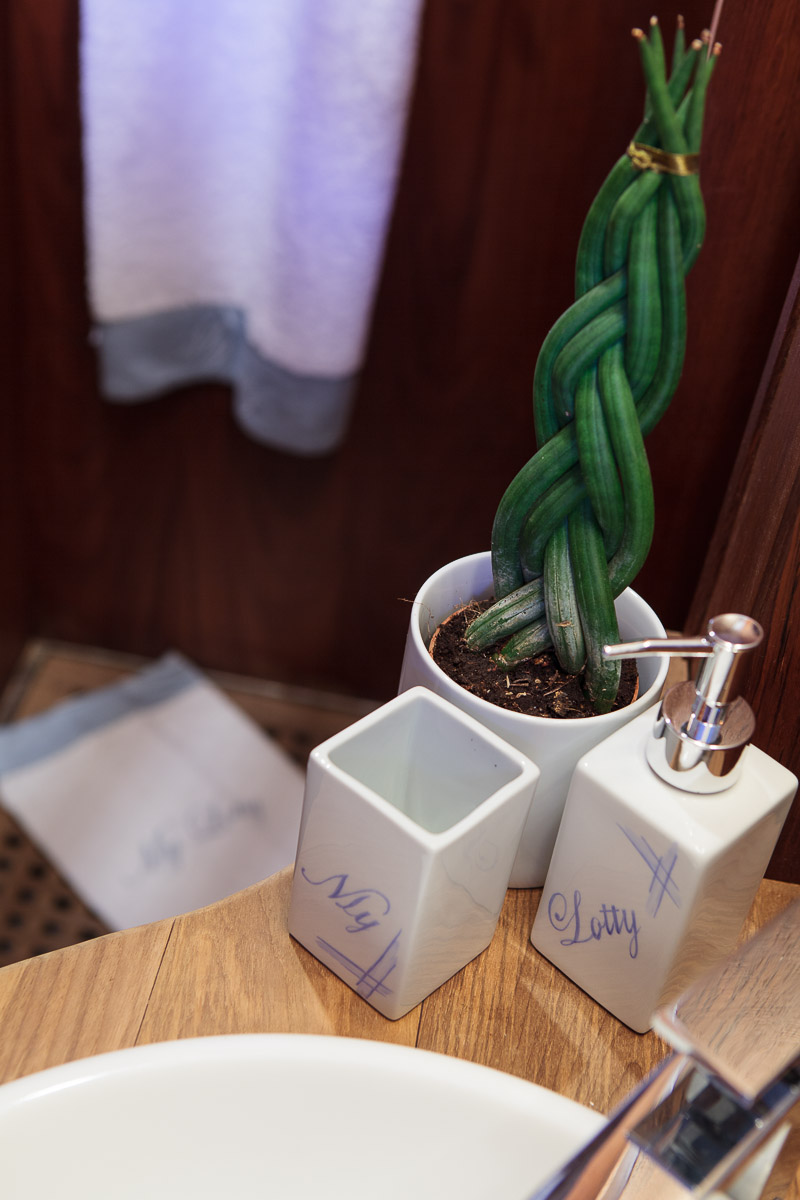 MY LOTTY yacht - bathroom details.jpg