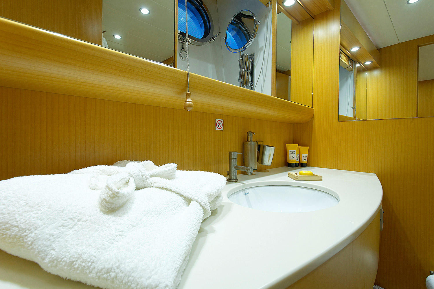MY MINOU - Ensuite.jpg