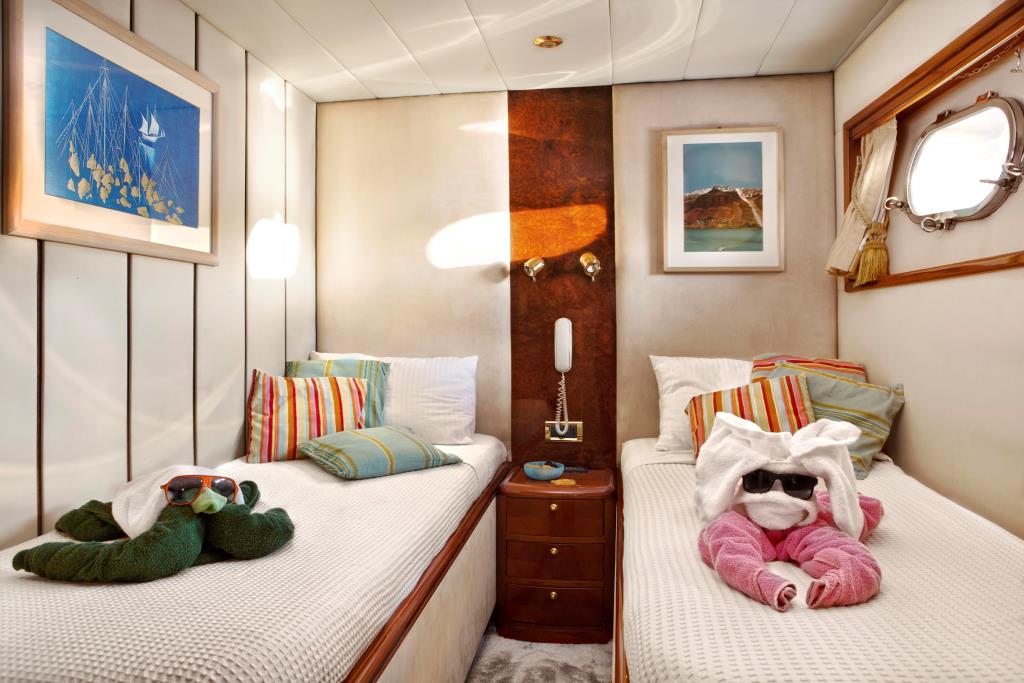 MY NITTA V - Twin cabin.jpg