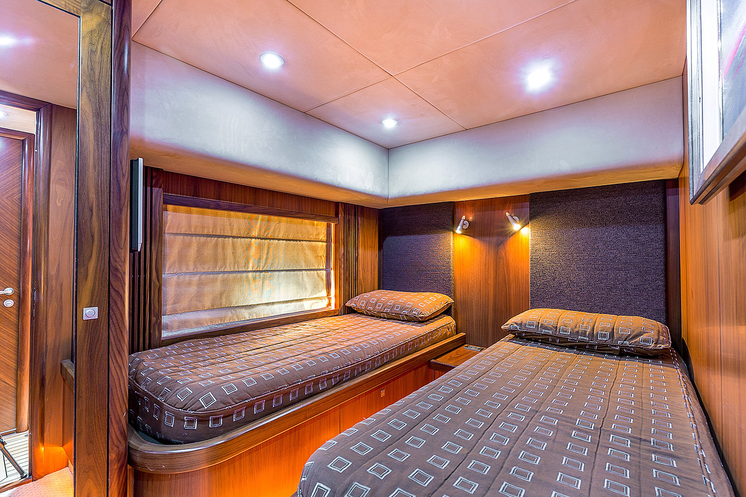 MY OCTAVIA - Twin cabin.jpg