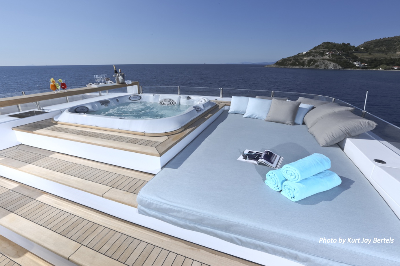 MY OURANOS - Jacuzzi.jpg