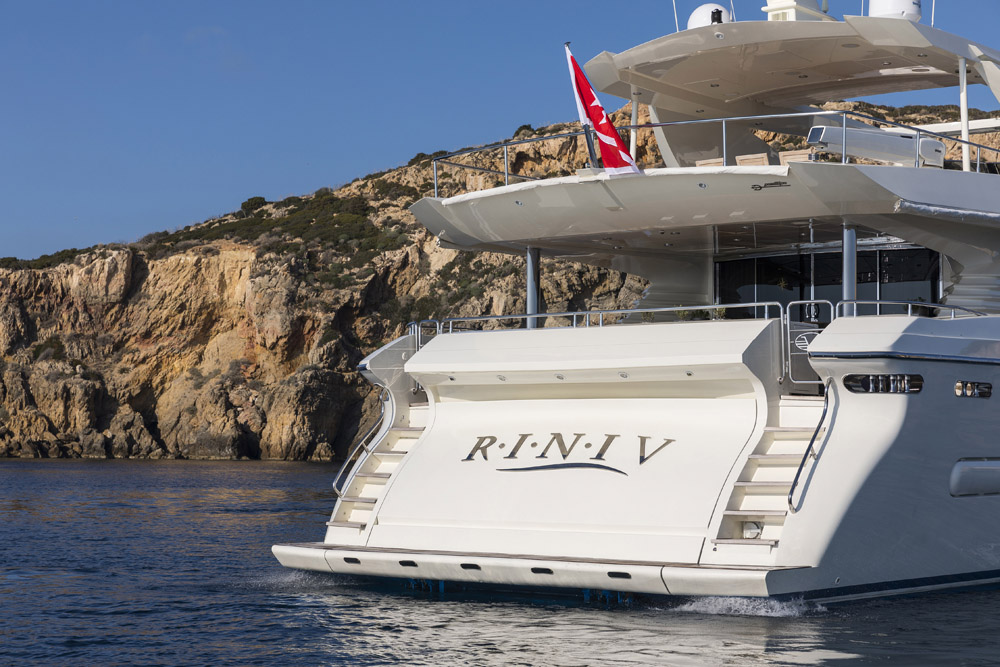 MY RINI V - Swim platform.jpg