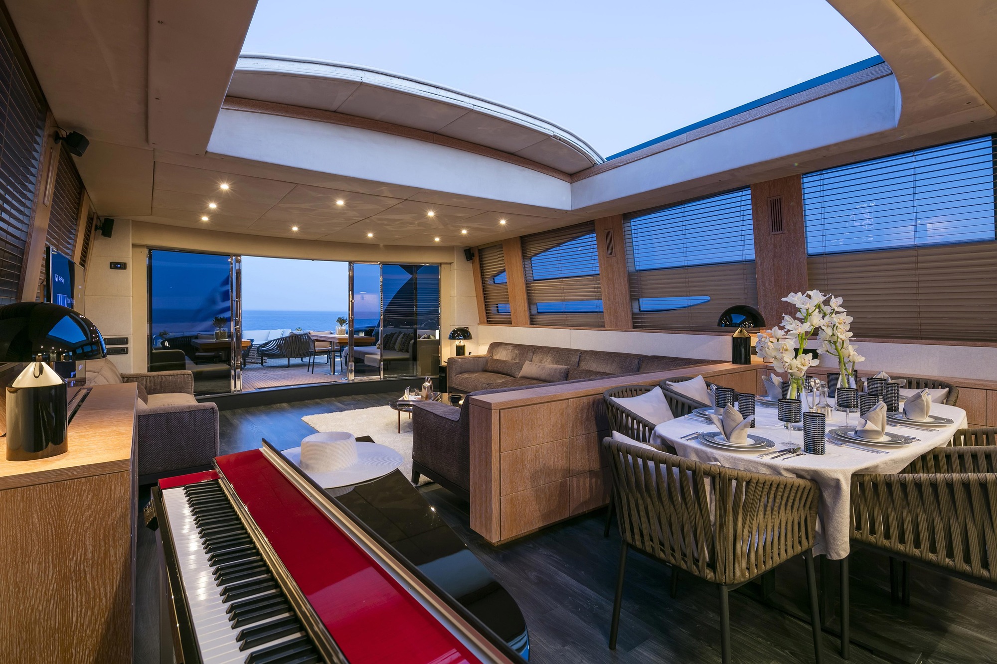 MY SAINT 112 - Salon view aft.jpg