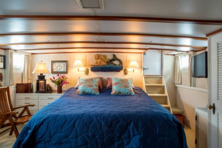 MY SEAFARI - Master cabin.jpg