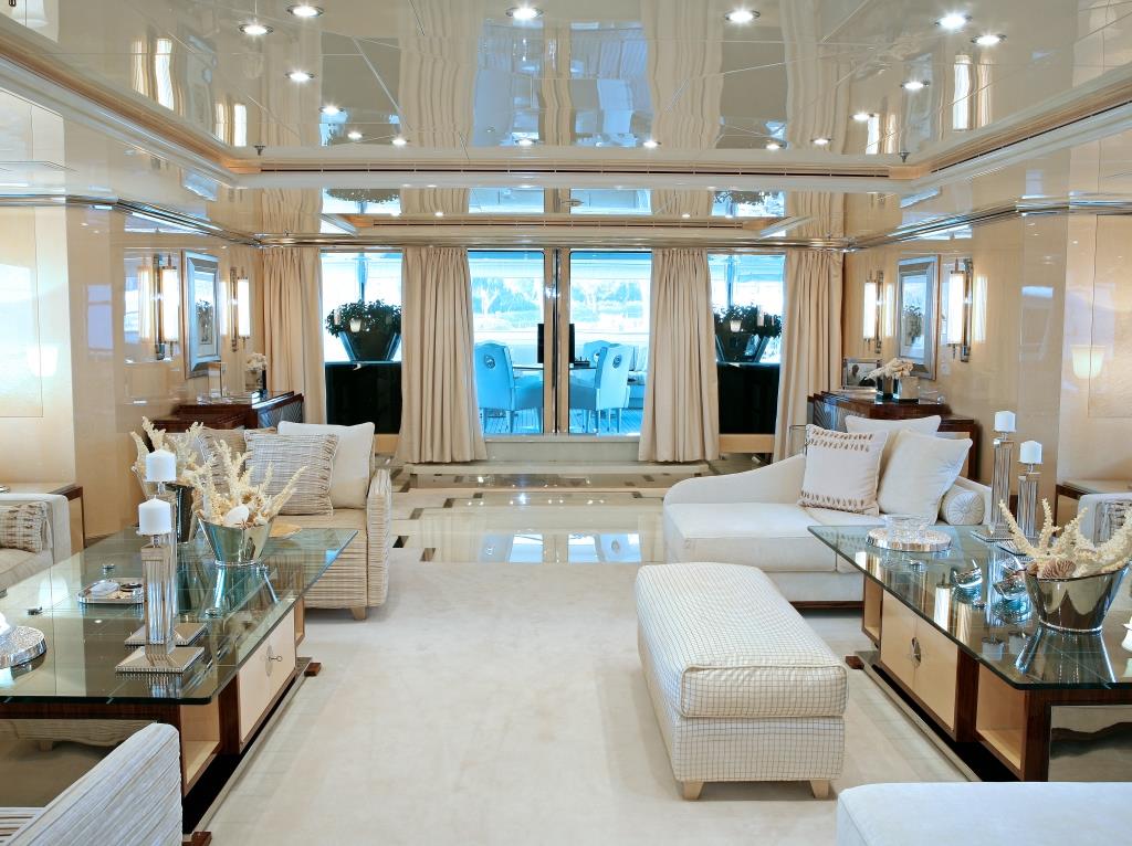 MY SUNDAY - Salon aft view.jpg