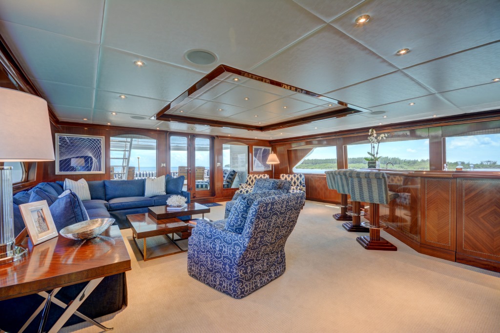 MY THEMIS - Upper skylounge 2.jpg