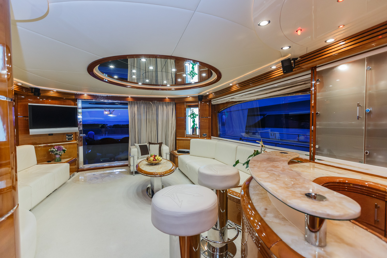 MY VELLMARI -  Salon with wet bar.jpg
