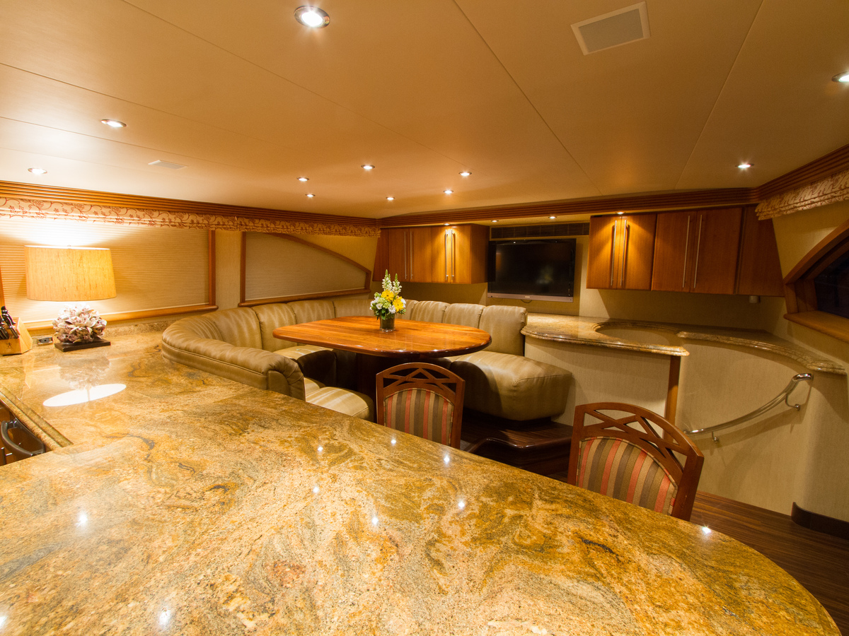 MY WENDY 1 - Country galley and seating.jpg