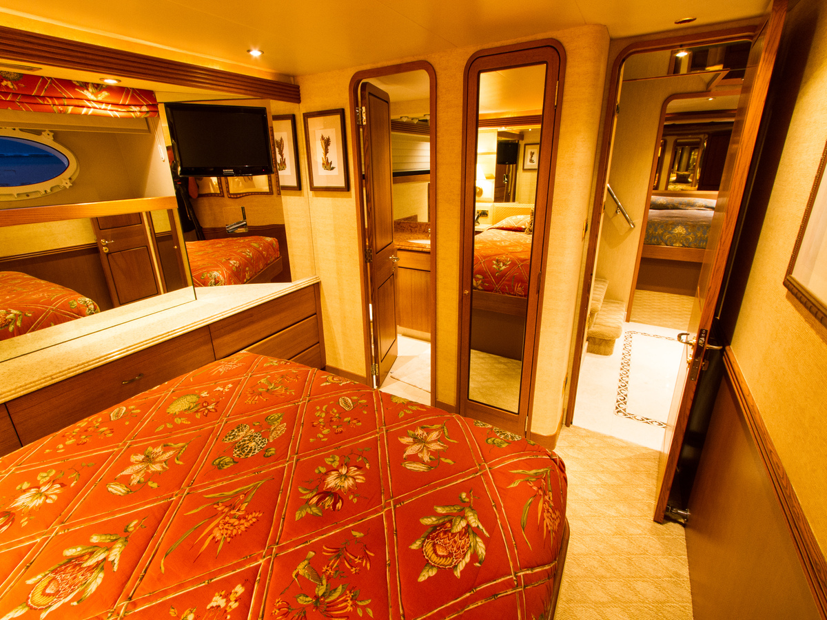 MY WENDY 1 - Guest cabin detail.jpg