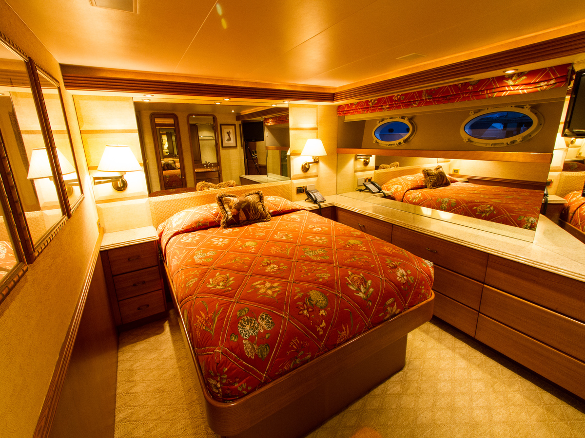 MY WENDY 1 - Guest cabin.jpg
