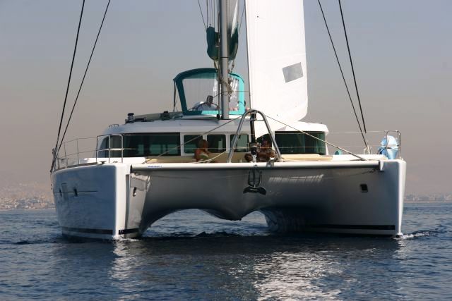 MYSTIQUE Lagoon 500 At sea.jpg