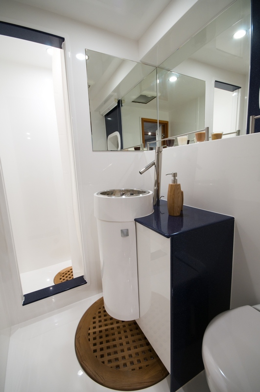 Mamma Mia - Bathroom.jpg