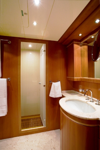 Mangusta 108 FOUR FRIENDS -  Bathroom.jpg