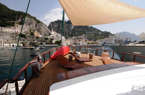 Maria Giovanni foredeck.jpg