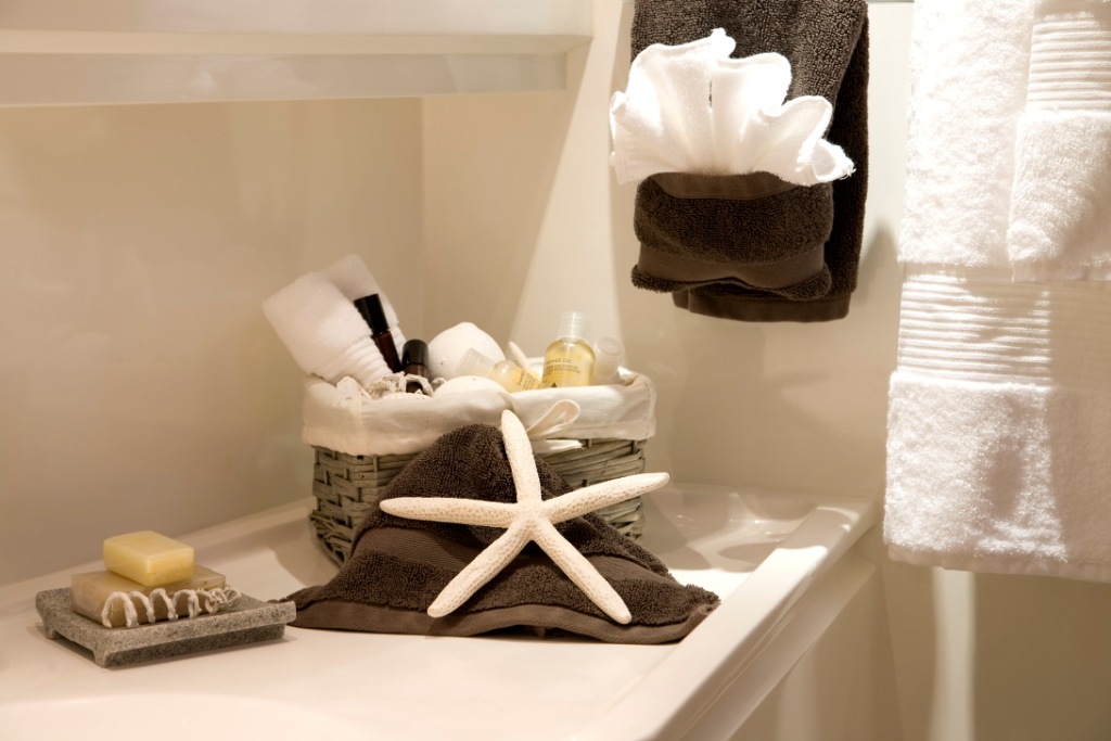 Mirabella III -  Ensuite detail.JPG