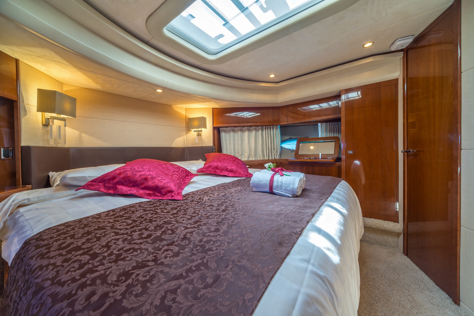 Motor Yacht 66 ABOVE - 016.jpg