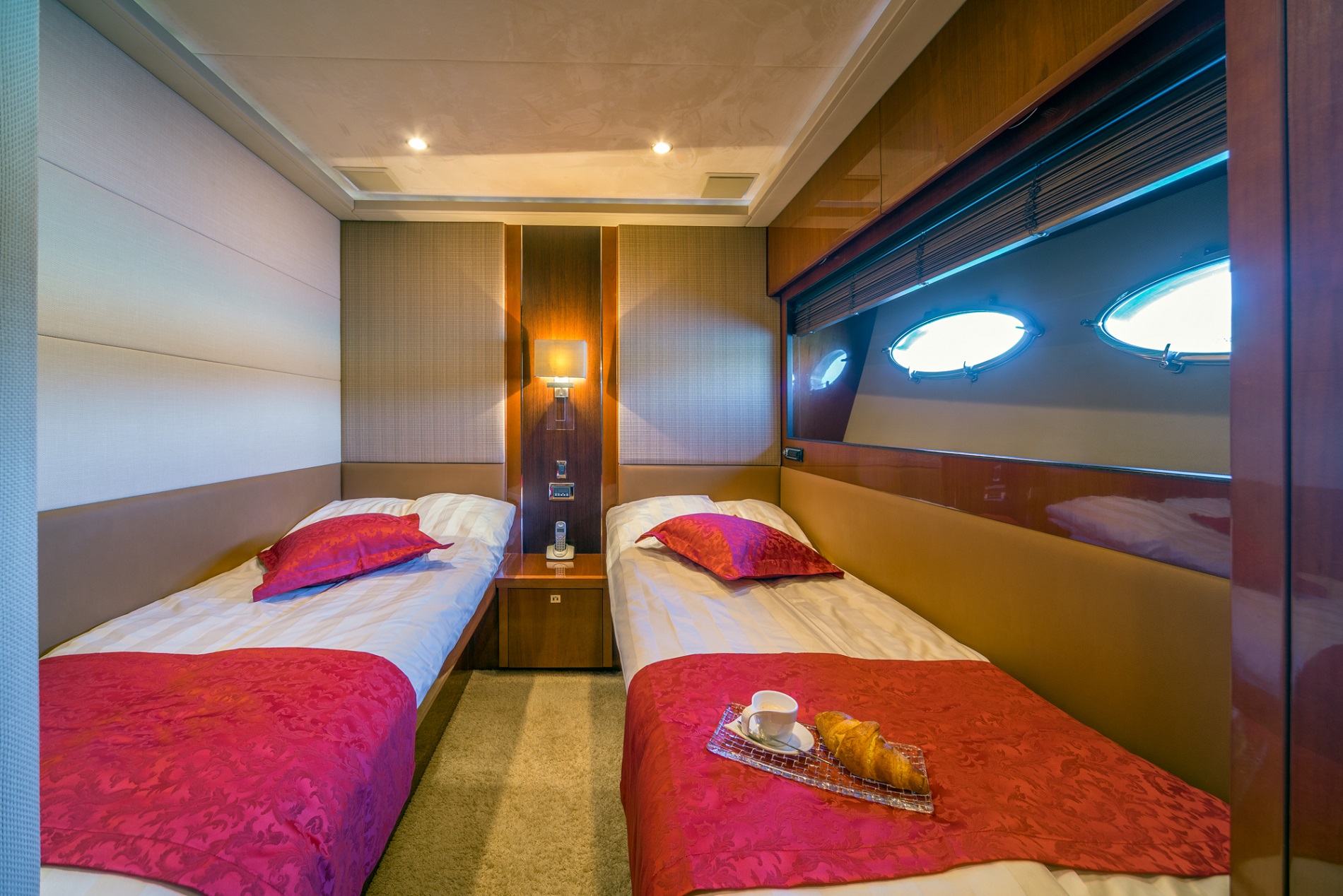 Motor Yacht 66 ABOVE - 018.jpg