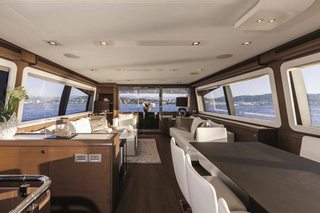 Motor Yacht ALTER EGO -  Salon looking Aft.jpg