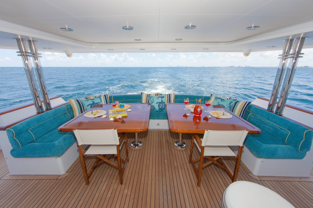 Motor Yacht ASPEN ALTERNATIVE - Aft deck.jpg