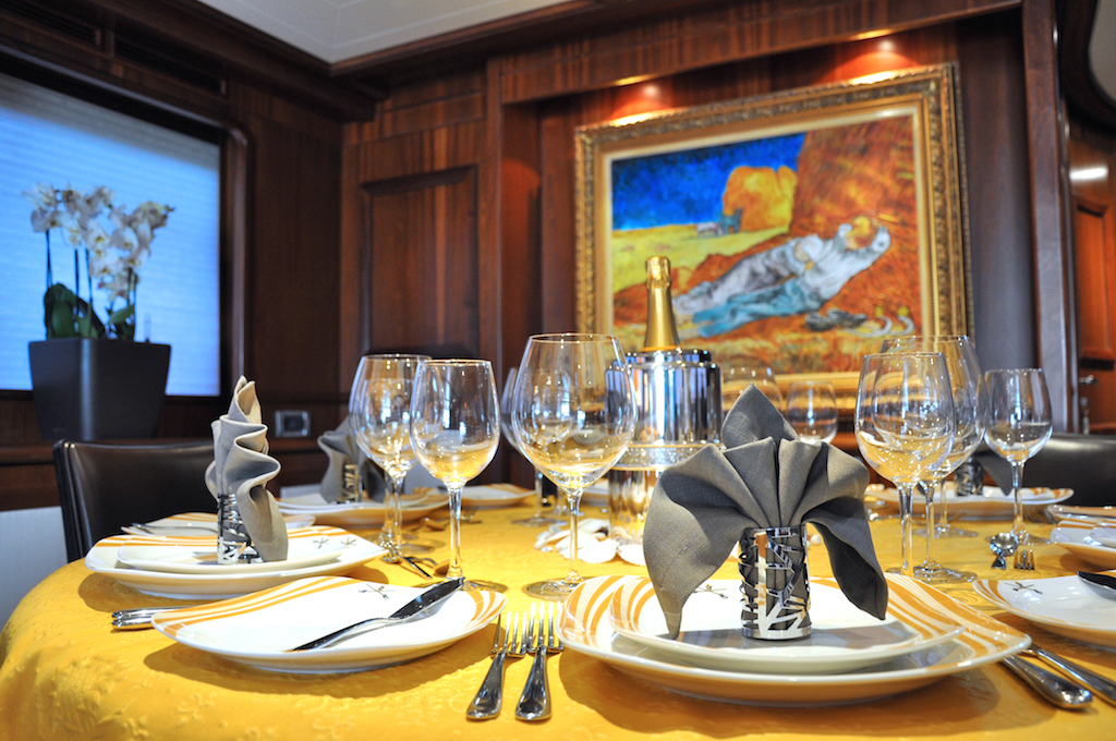 Motor Yacht CONQUISTADOR - Dining detail.jpg