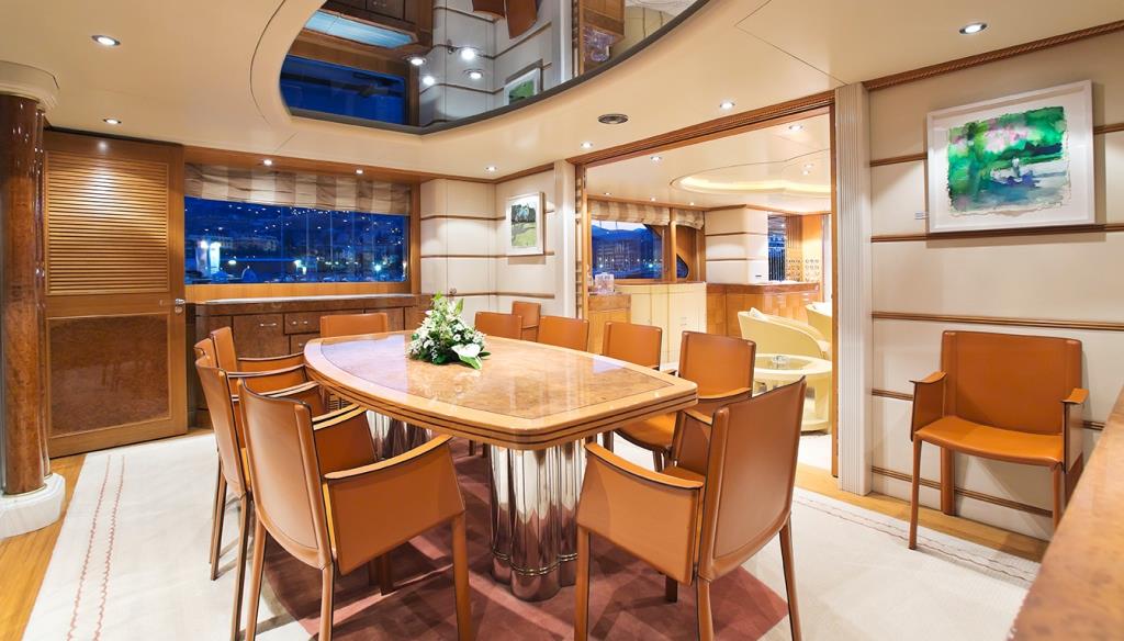 Motor Yacht DESAMIS B - Dining.jpg