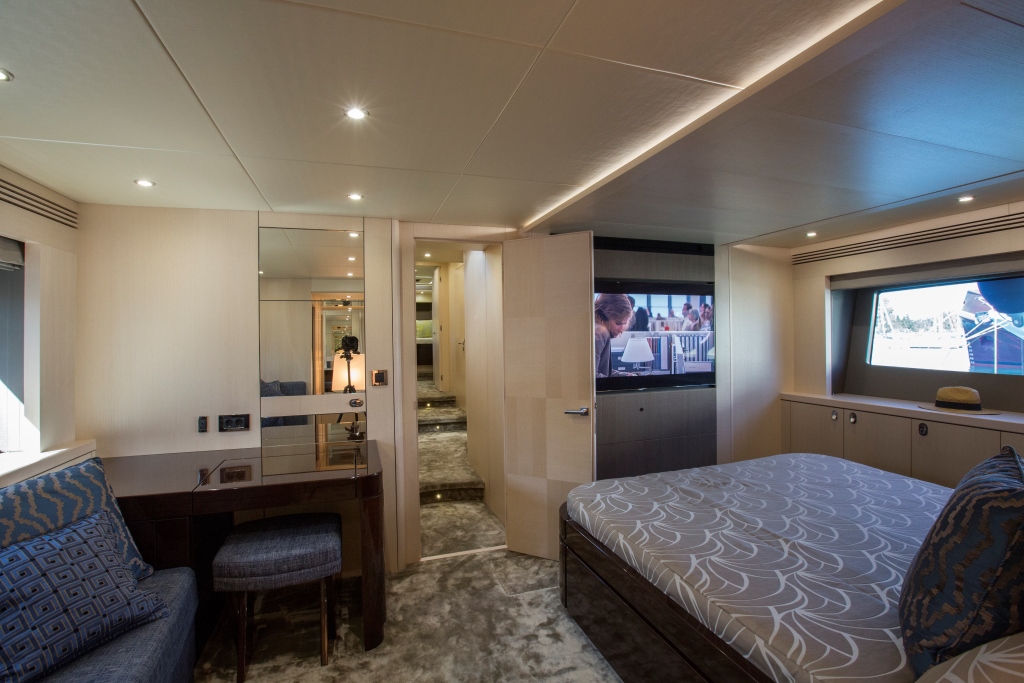 Motor Yacht FINEZZA - Master Cabin.jpg