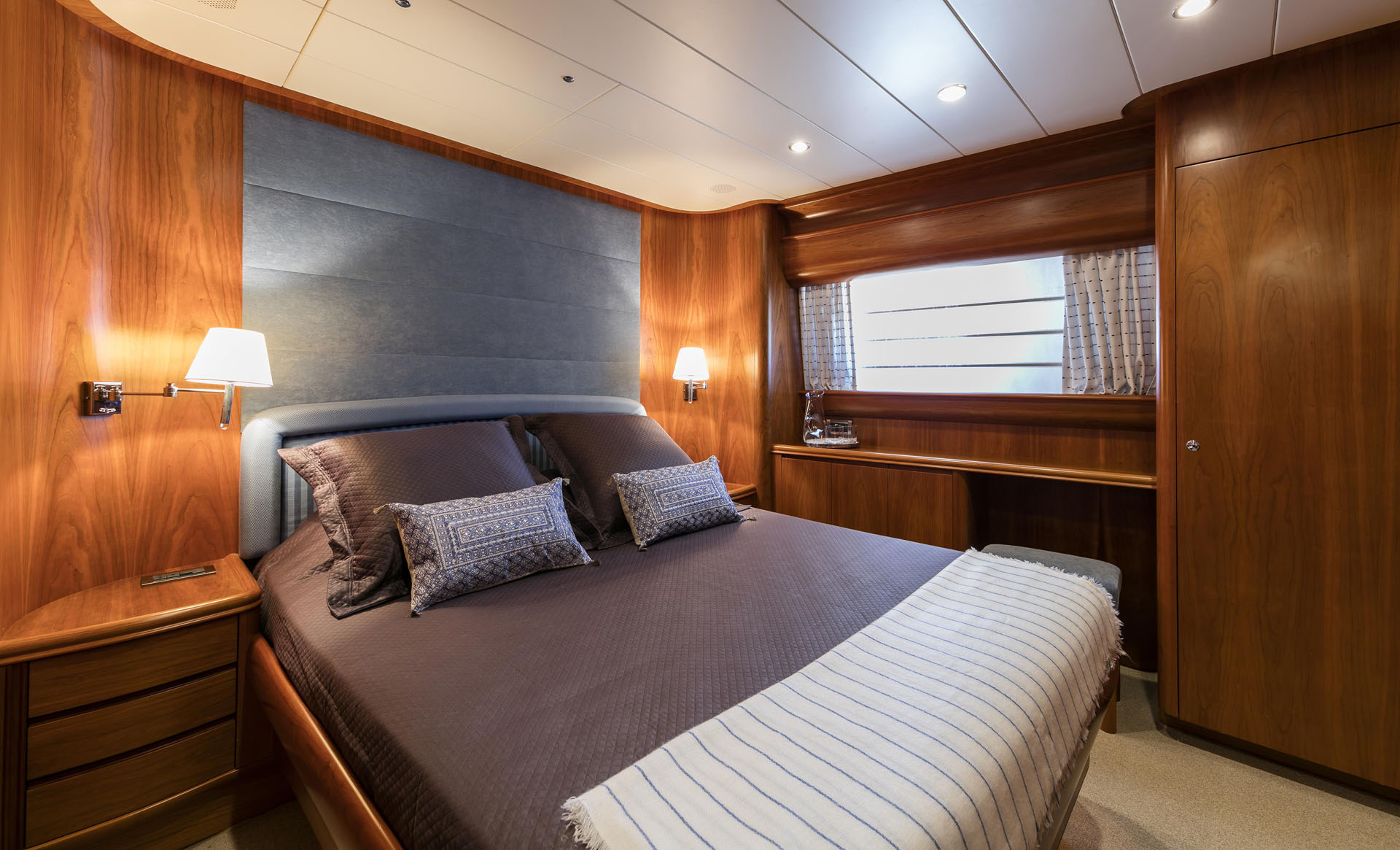 Motor Yacht GORGEOUS - 010.jpg