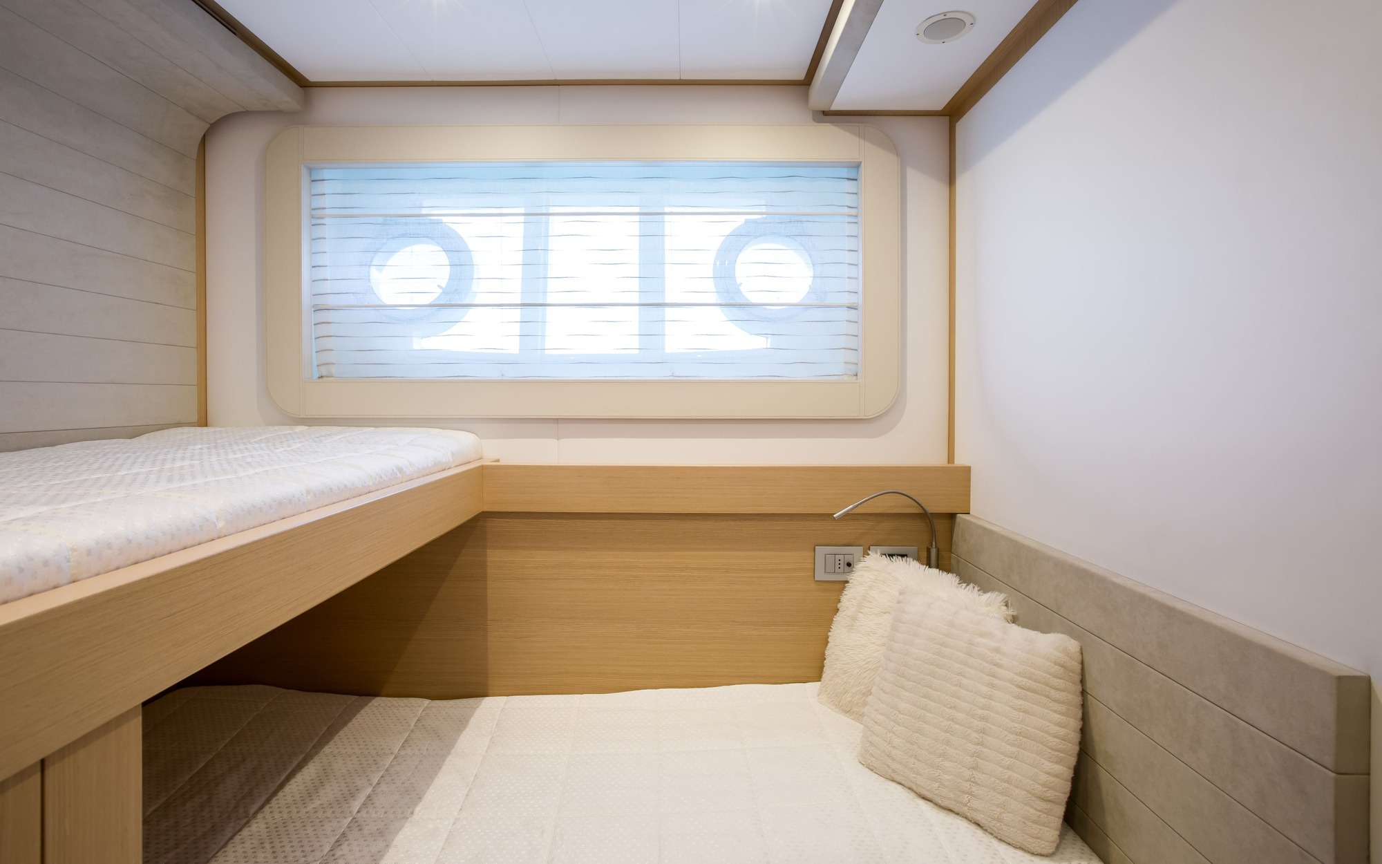 Motor Yacht IGELE - Bunk cabin.jpg