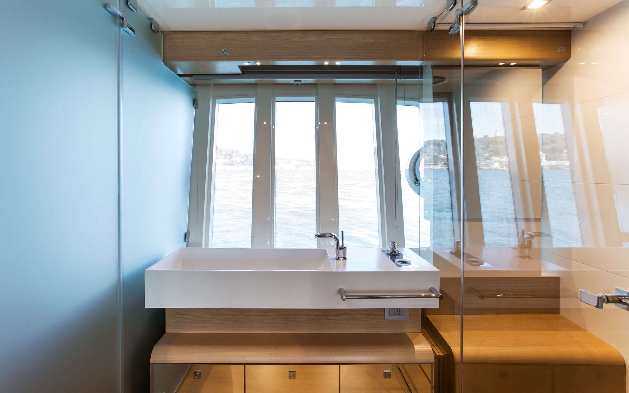 Motor Yacht IGELE - Master ensuite.jpg
