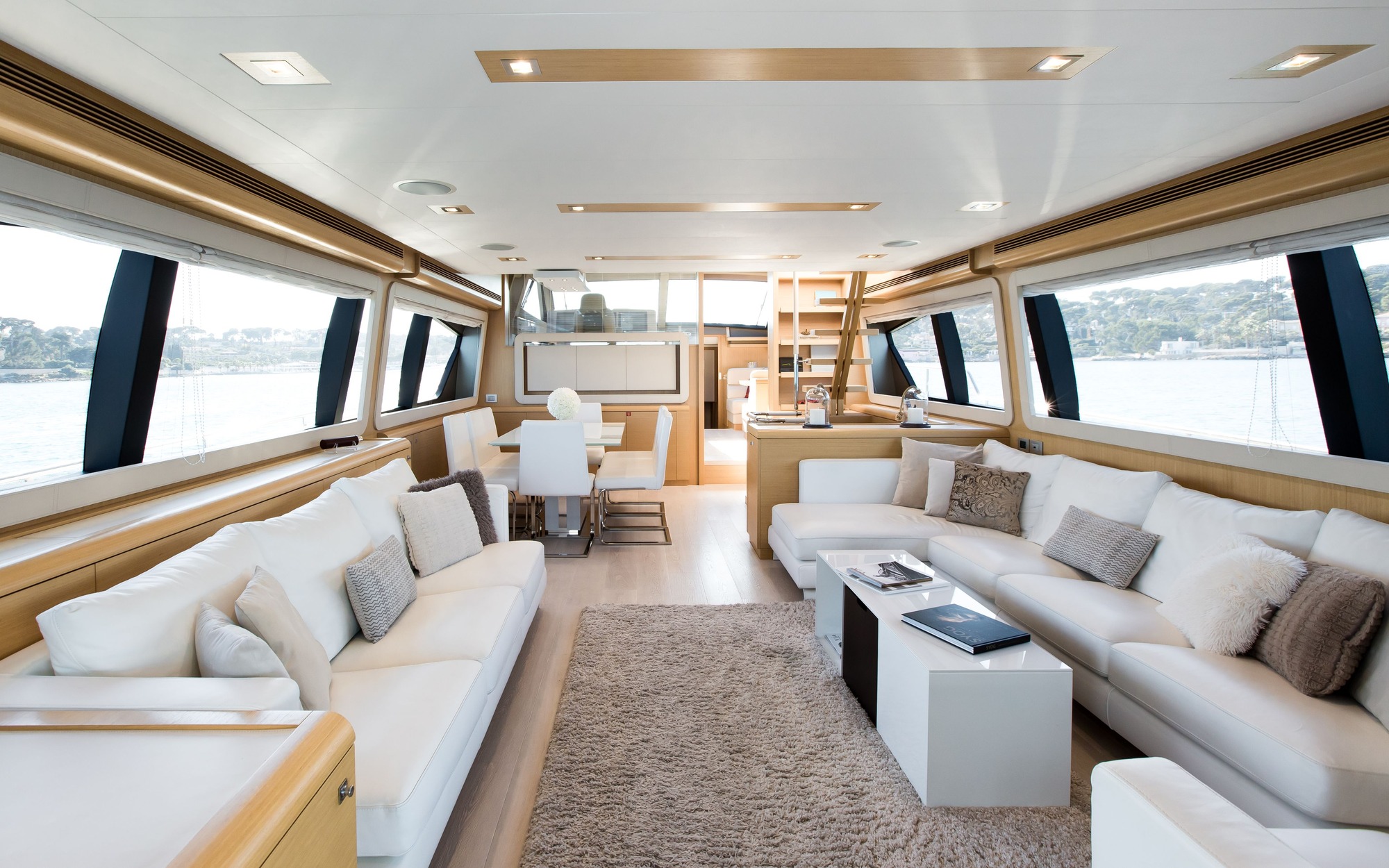 Motor Yacht IGELE - Salon.jpg