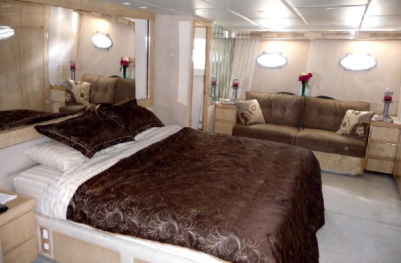 Motor Yacht JUSTINE - Master Cabin.jpg