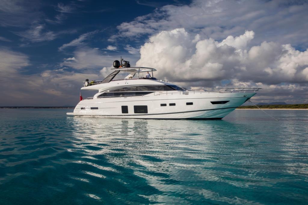 Motor Yacht LA VIE - Profile.jpg