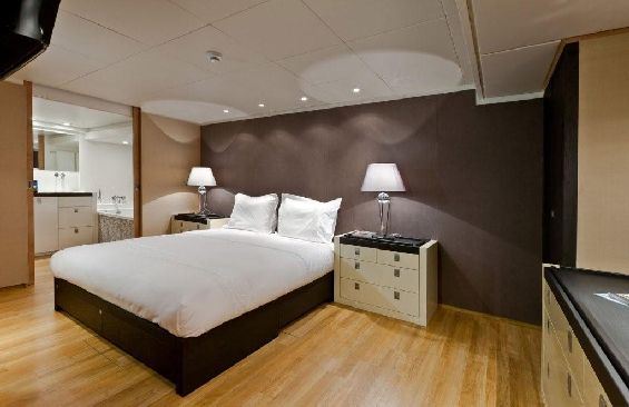 Motor Yacht LARS -  Master Cabin.jpg