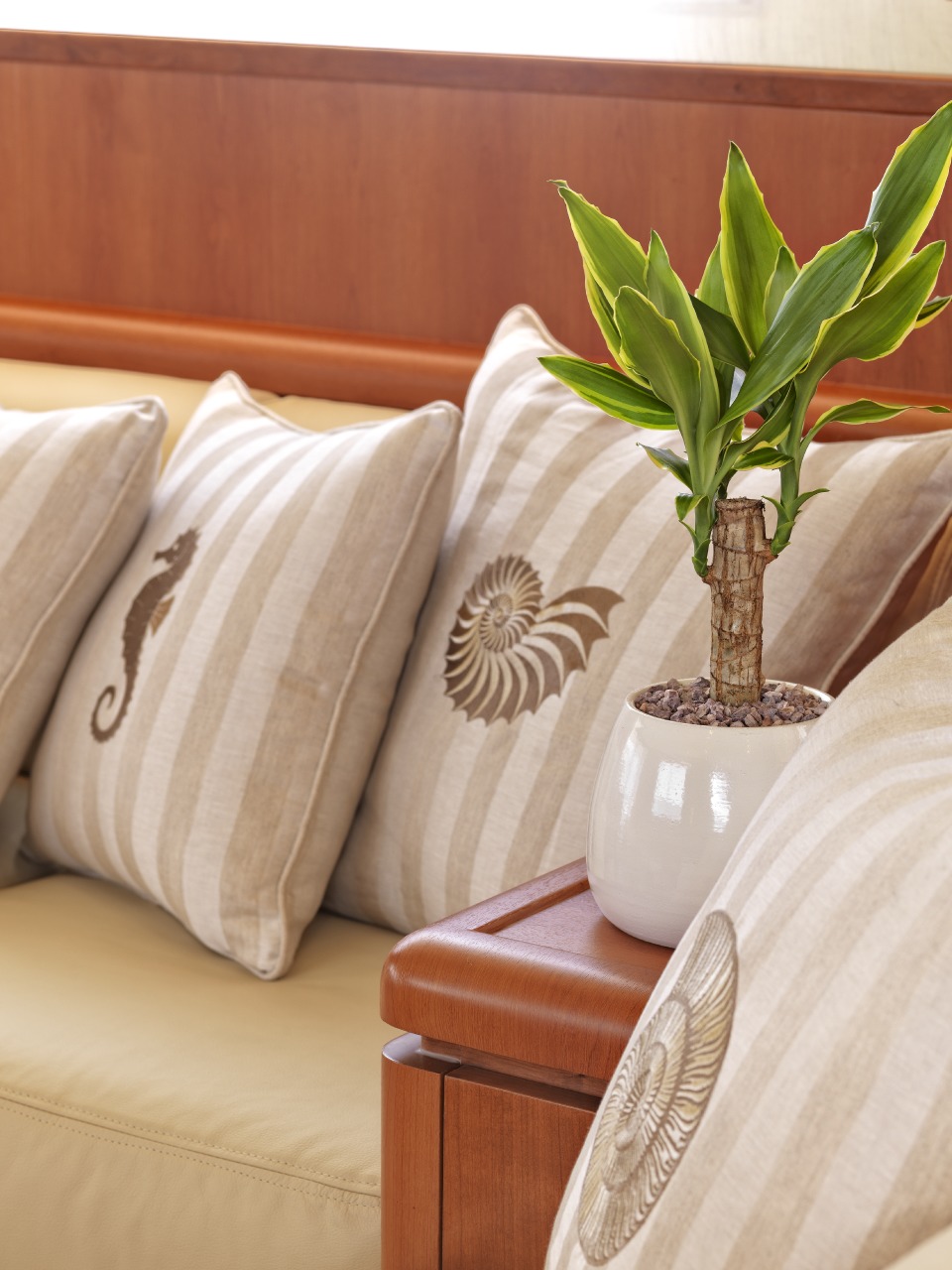 Motor Yacht MARTINA - Plush detail.jpg