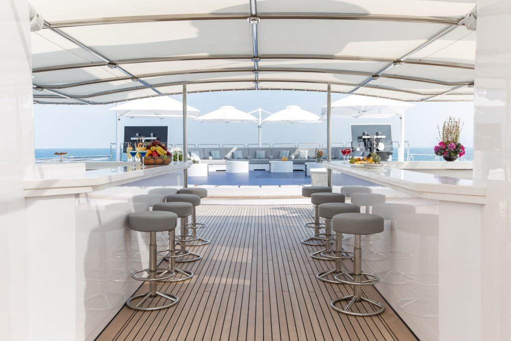 Motor Yacht MOONLIGHT II - Bar.jpg