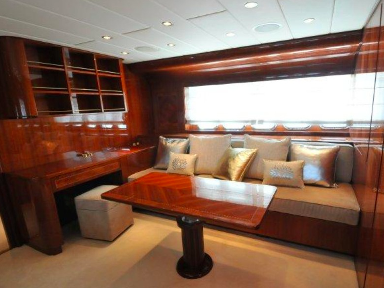 Motor Yacht NAISCA IV - 007.png