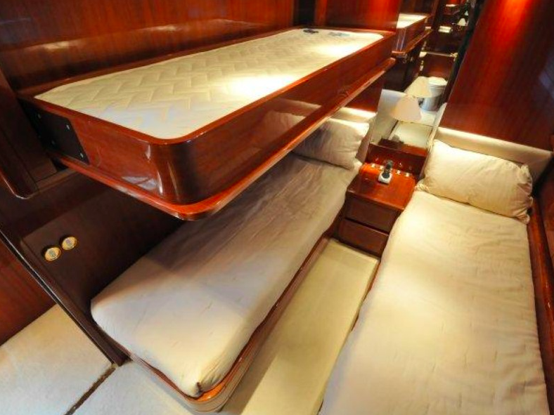 Motor Yacht NAISCA IV - 010.png