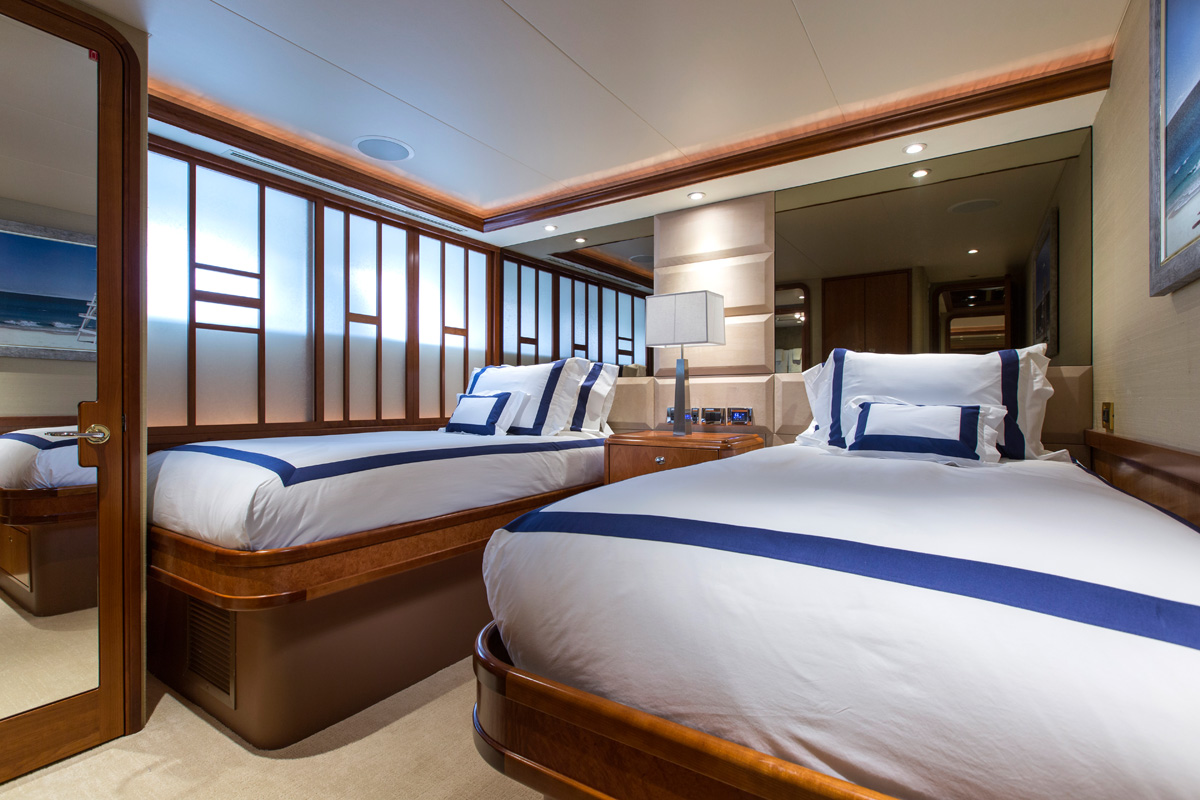 Motor Yacht OASIS - Twin cabin.jpg