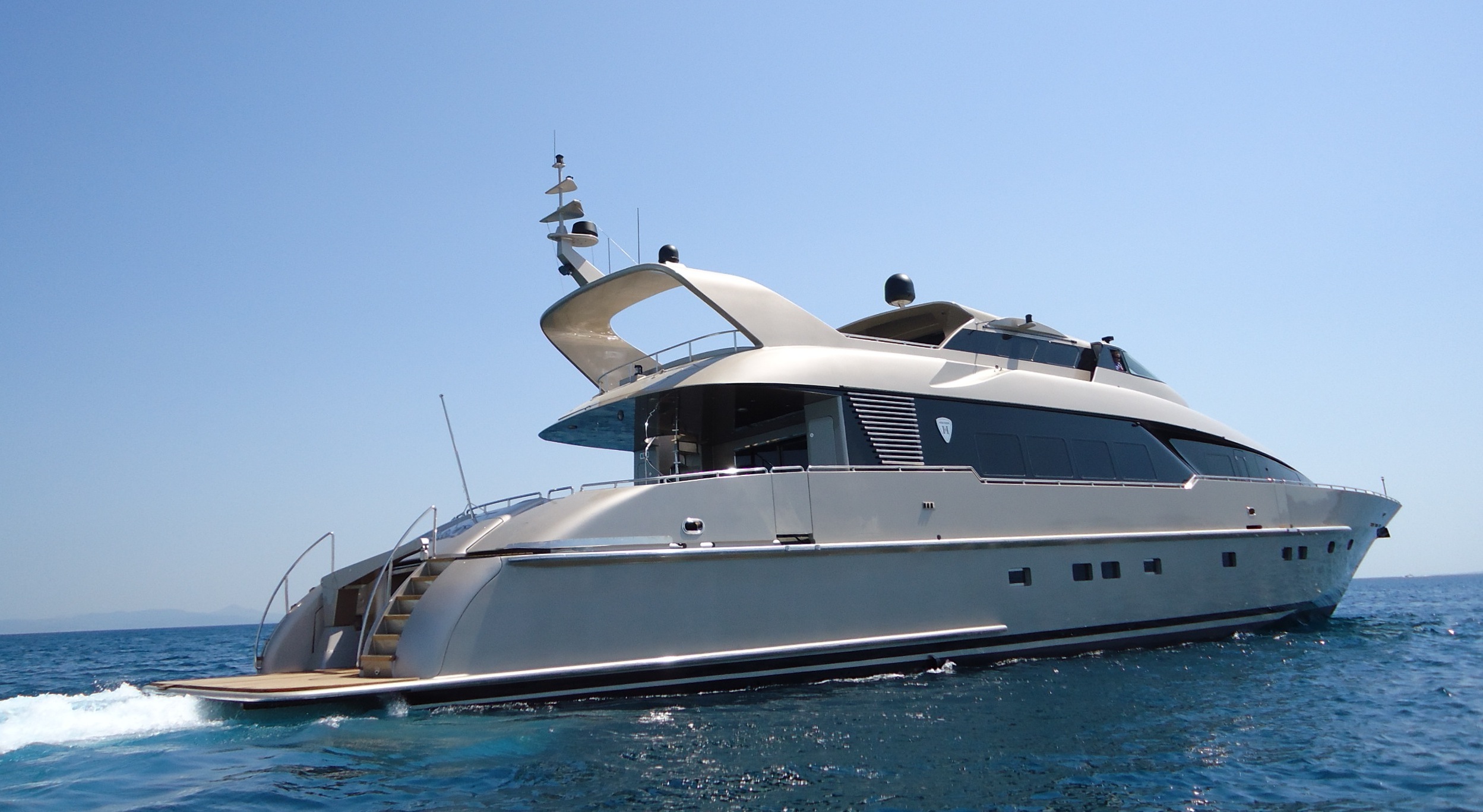 Motor Yacht PANDION - Profile.jpg