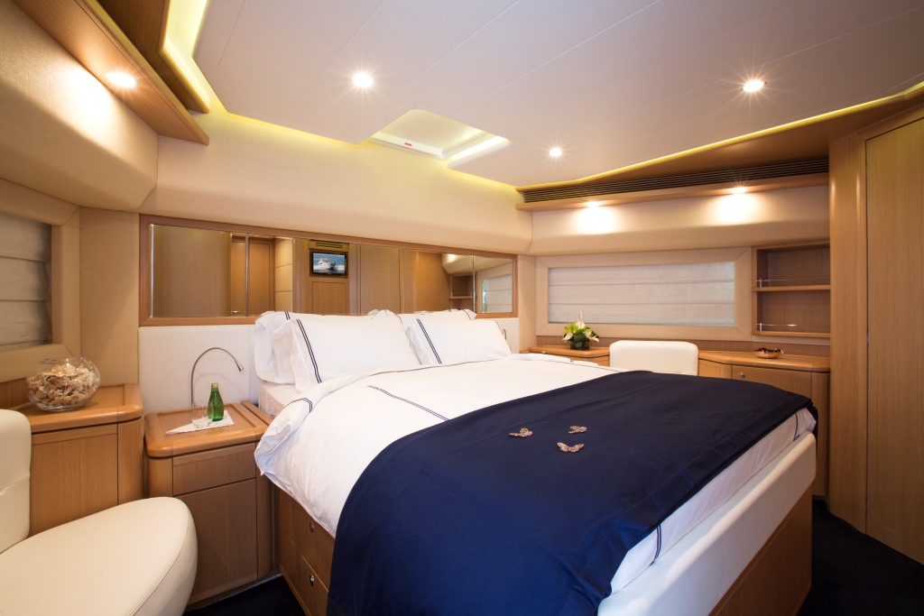 Motor Yacht SANS ABRI - VIP cabin.jpg