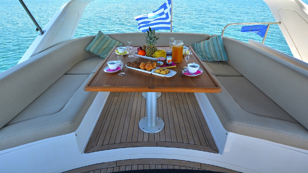 Motor Yacht WAVE MASTER - 004.jpg