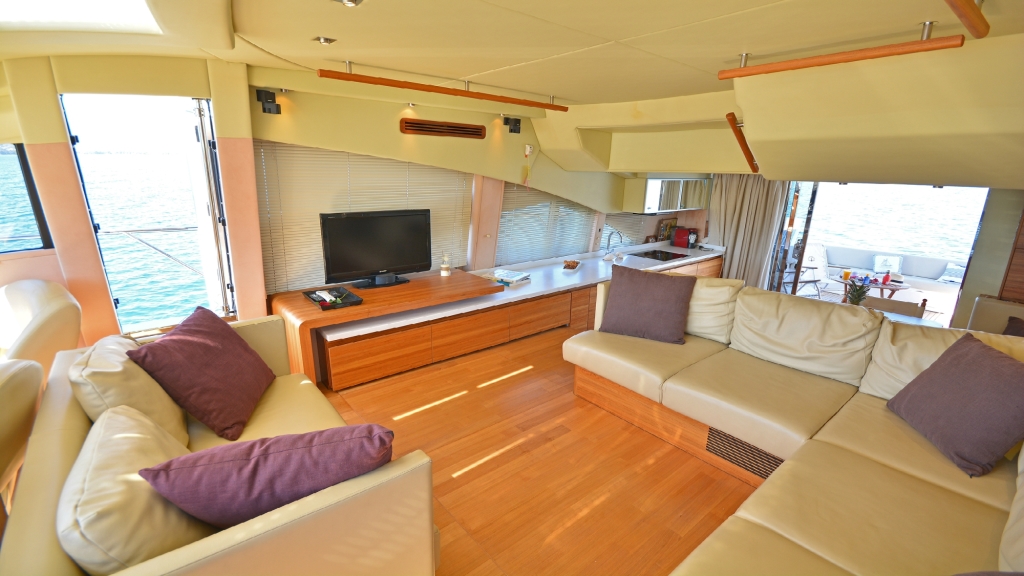 Motor Yacht WAVE MASTER - 012.jpg