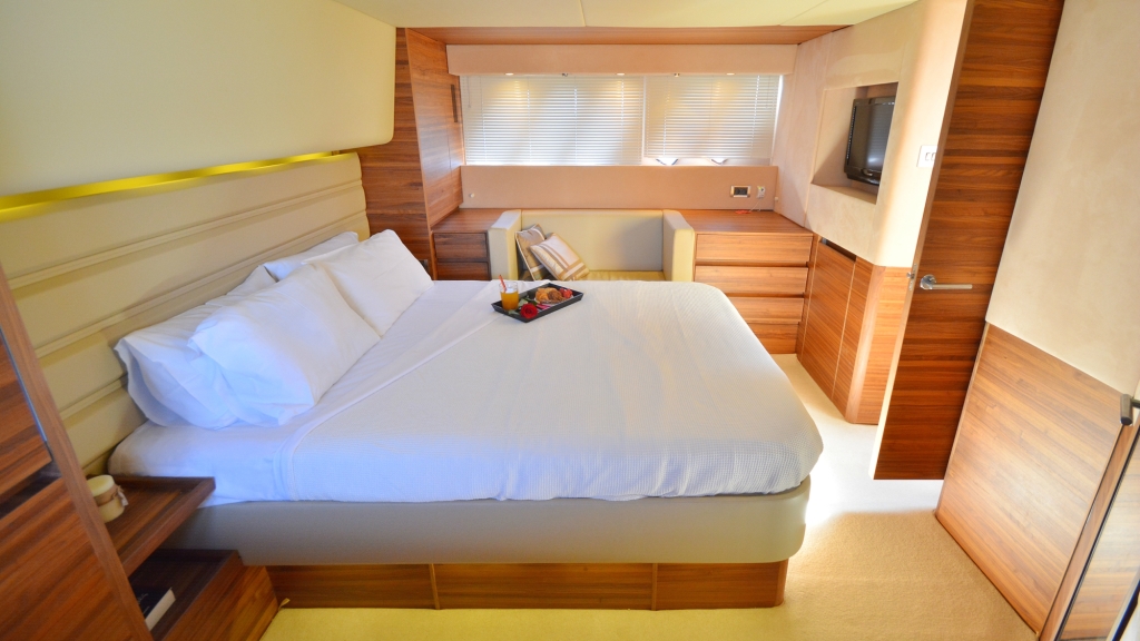 Motor Yacht WAVE MASTER - 015.jpg