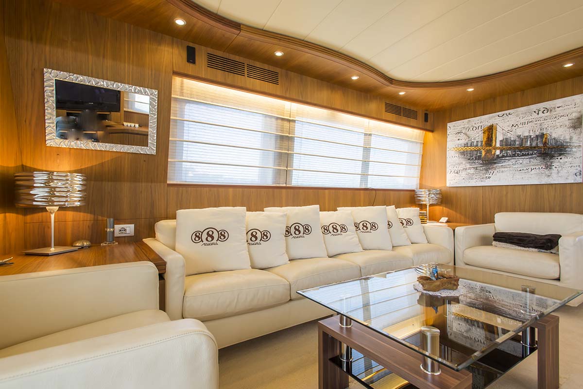Motor yacht 888 - 012.jpg