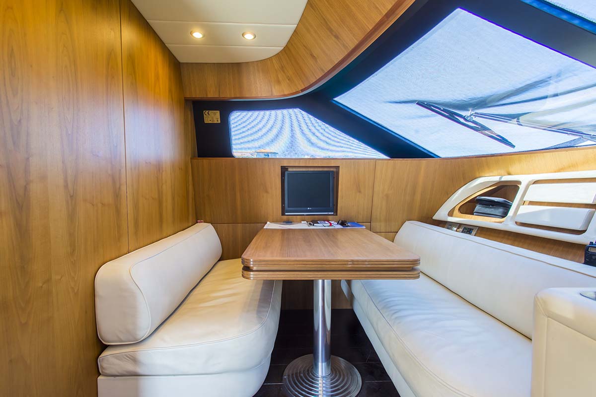 Motor yacht 888 - 017.jpg